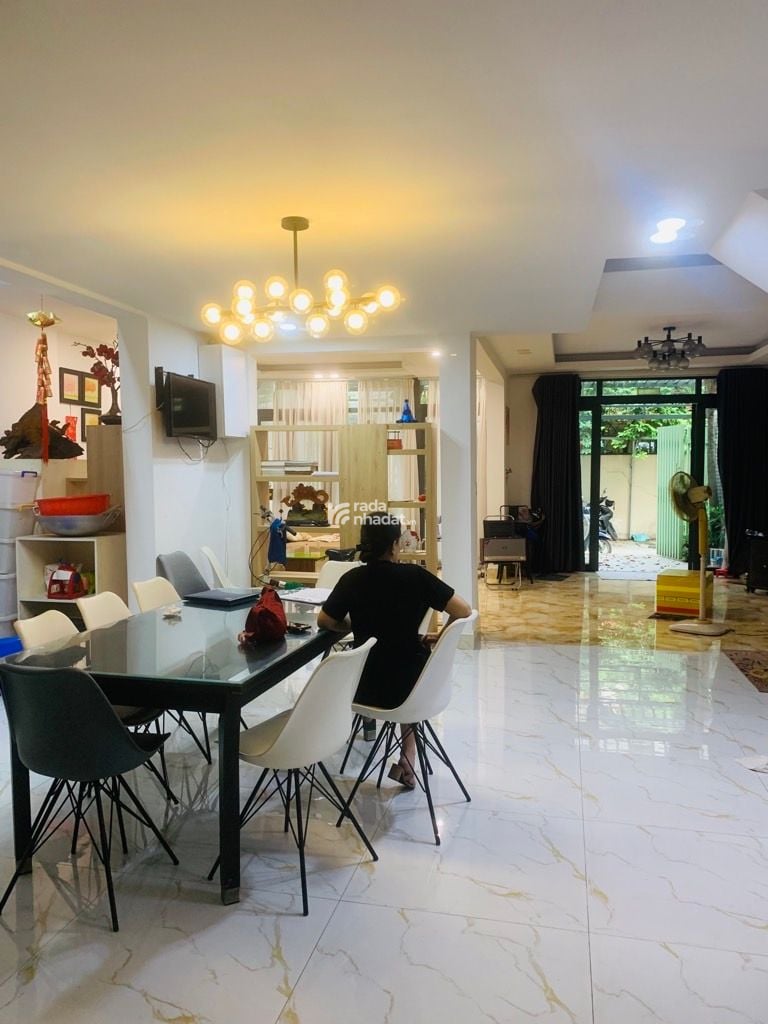 (QUẬN 7)NHÀ ĐẸP 3 TẦNG,HXH SÁT MẶT TIỀN NGUYỄN THỊ THẬP, P.TÂN PHÚ, 138M2, NGANG 8M, 15,9T