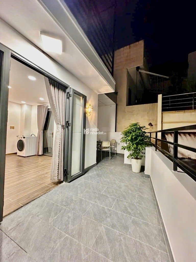 NGAY SÂN BAY TSN - DTSD 164M2 - 3 BƯỚC RA MẶT TIỀN  LÊ VĂN SỸ - VÒNG XOAY LĂNG CHA CẢ