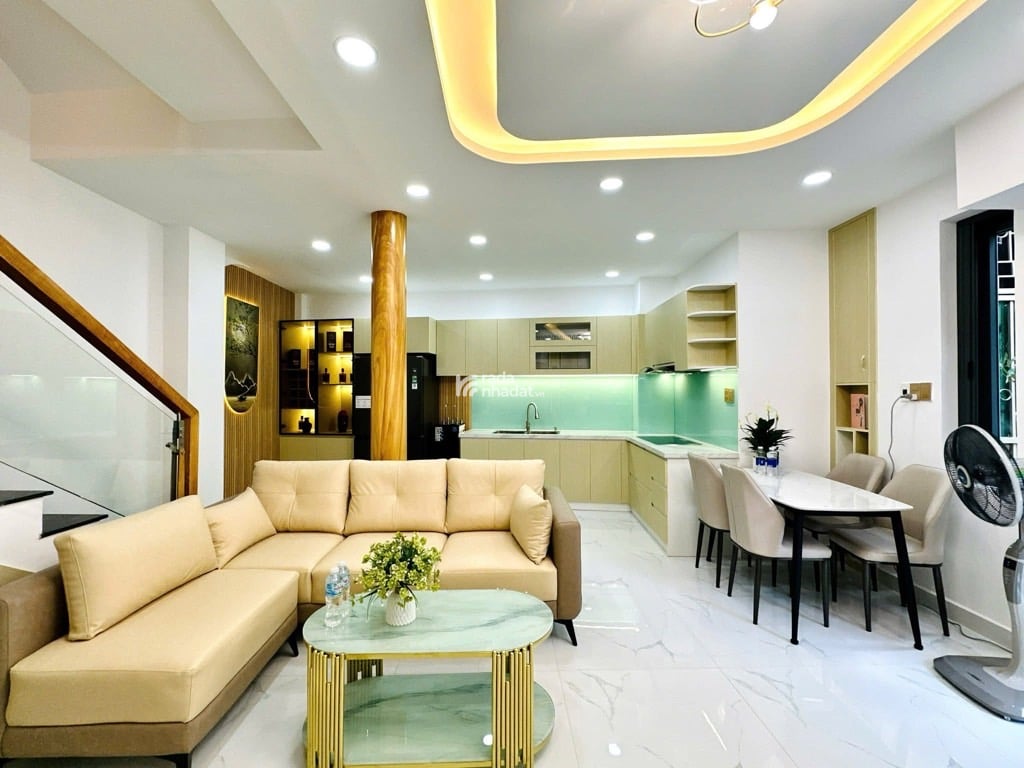 NGAY SÂN BAY TSN - DTSD 164M2 - 3 BƯỚC RA MẶT TIỀN  LÊ VĂN SỸ - VÒNG XOAY LĂNG CHA CẢ