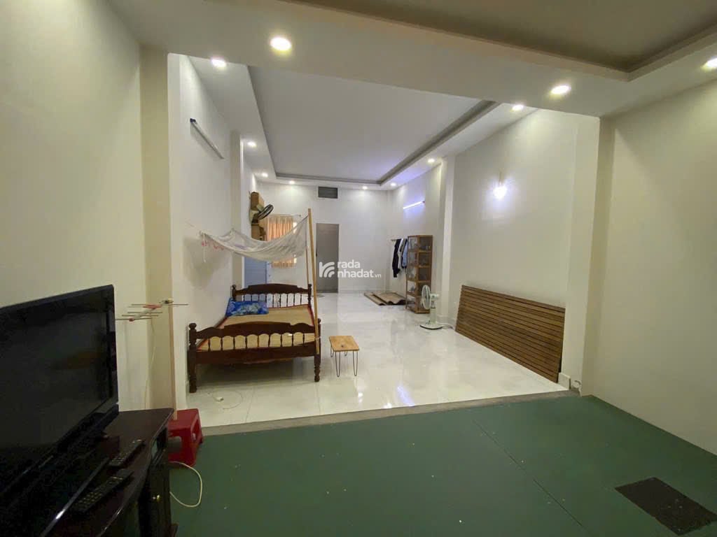 Nhà Phố 1 Trệt 1 Lửng Sau Lưng Nhà Thờ Nữ Vương Hoà Bình P13 Q Gò Vấp