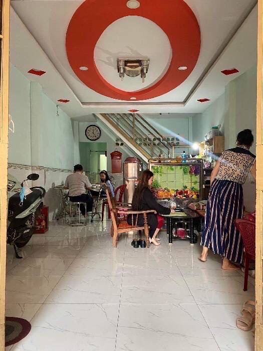 NHÀ HẺM XE TẢI THÔNG - SỔ VUÔNG ĐẸP NHƯ HOA HẬU -