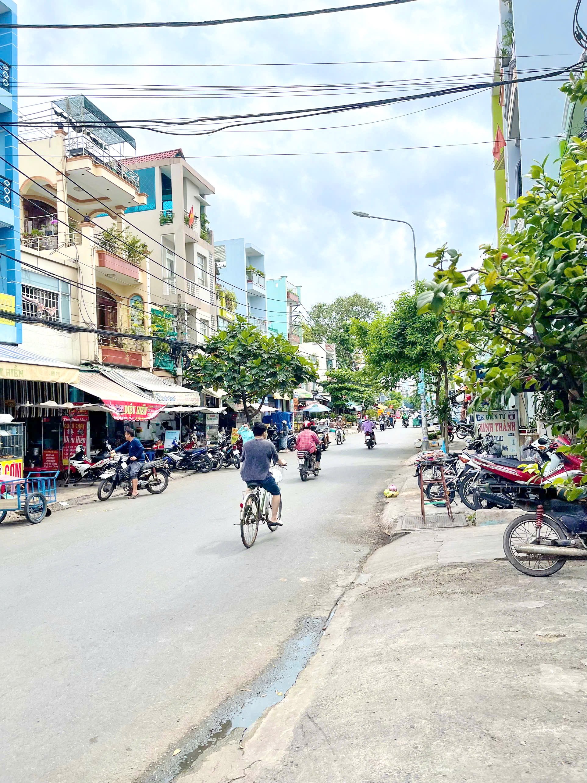 Bán nhà 2 lầu mặt tiền KD đường Bông Sao P.Bình Đông Quận 8