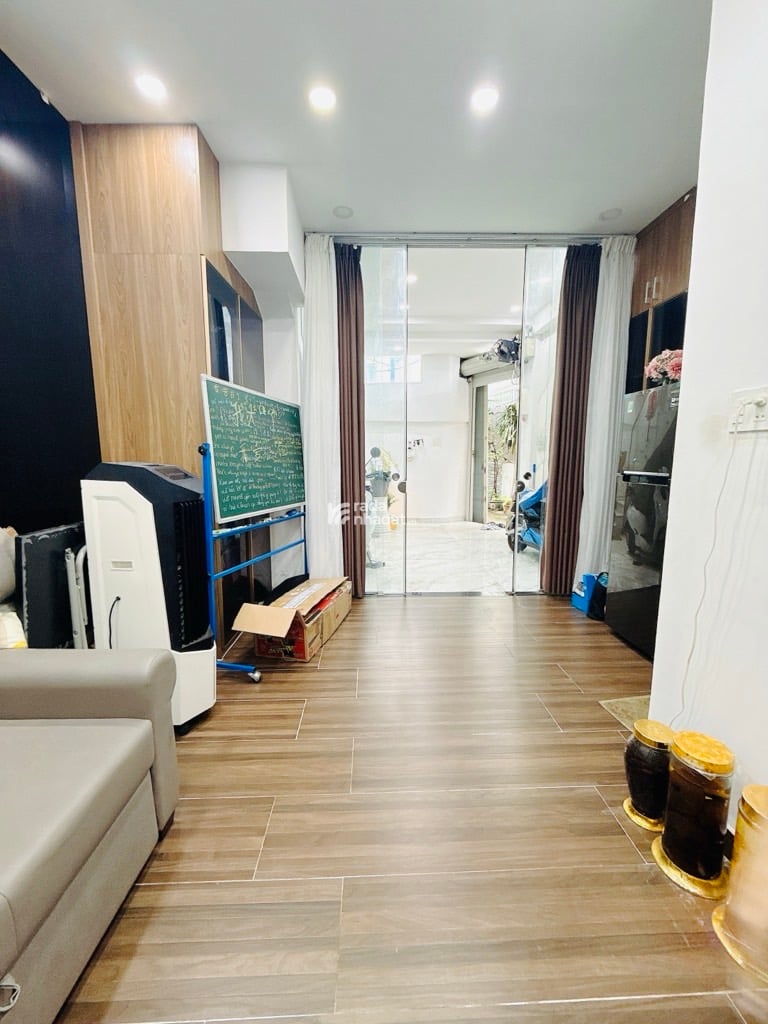 NHÀ 3 TẦNG - 37M2 HẺM 3M - GẦN MẶT TIỀN - HƠN 6 TỶ