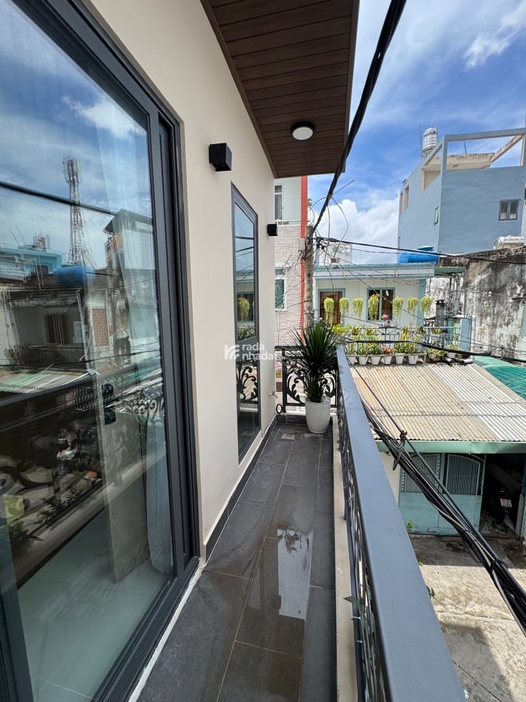 HẺM XE HƠI SÁT VÁCH. HOÀNG HOA THÁM, PHÚ NHUẬN, 3 TẦNG MỚI Ở NGAY. GIẢM 750TR CHỈ 4T TL 