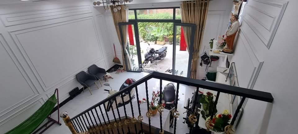 SÁT HẺM XE HƠI LÊ THÚC HOẠCH, TÂN PHÚ, CHUẨN 62M2 HIẾM CÓ. GIẢM 450TR CHỈ 9T TL TỐT