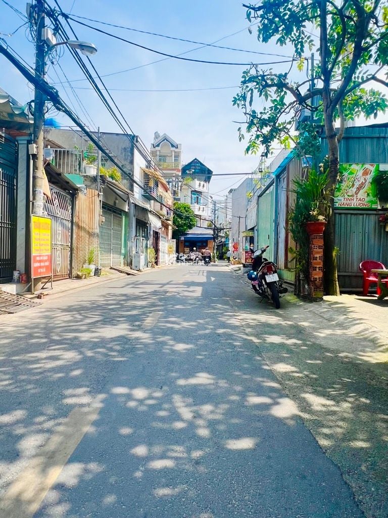 BÁN ĐẤT TẶNG NHÀ KẾ GÒ XOÀI 120M2 4.5 TỶ ĐẤT MẶT TIỀN KINH DOANH GIÁP TÂN PHÚ