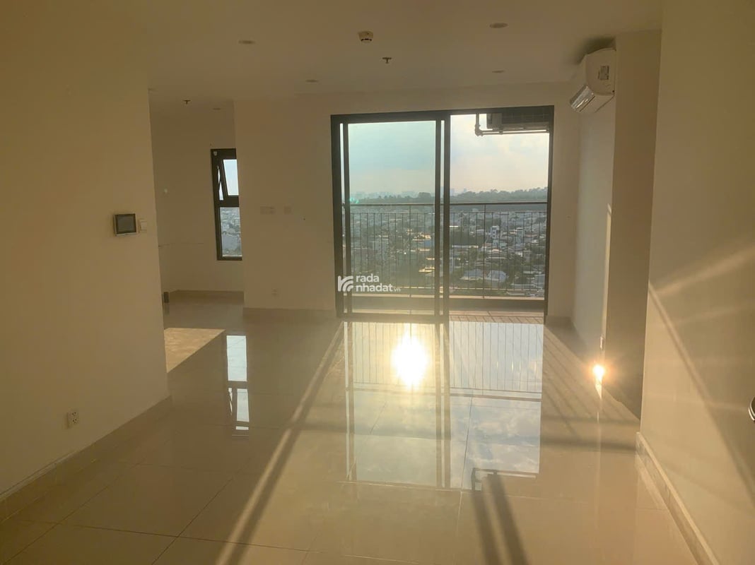 Bán Gấp Căn Hộ 3PN 92m2 - Hướng Đông Nam Mát Mẻ, View Thoáng, Giá Chỉ 4.4 Tỷ