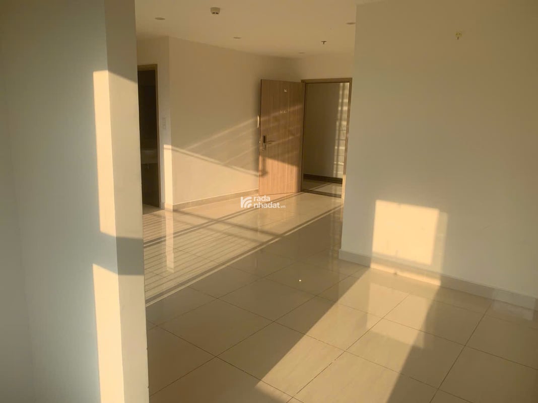 Bán Gấp Căn Hộ 3PN 92m2 - Hướng Đông Nam Mát Mẻ, View Thoáng, Giá Chỉ 4.4 Tỷ