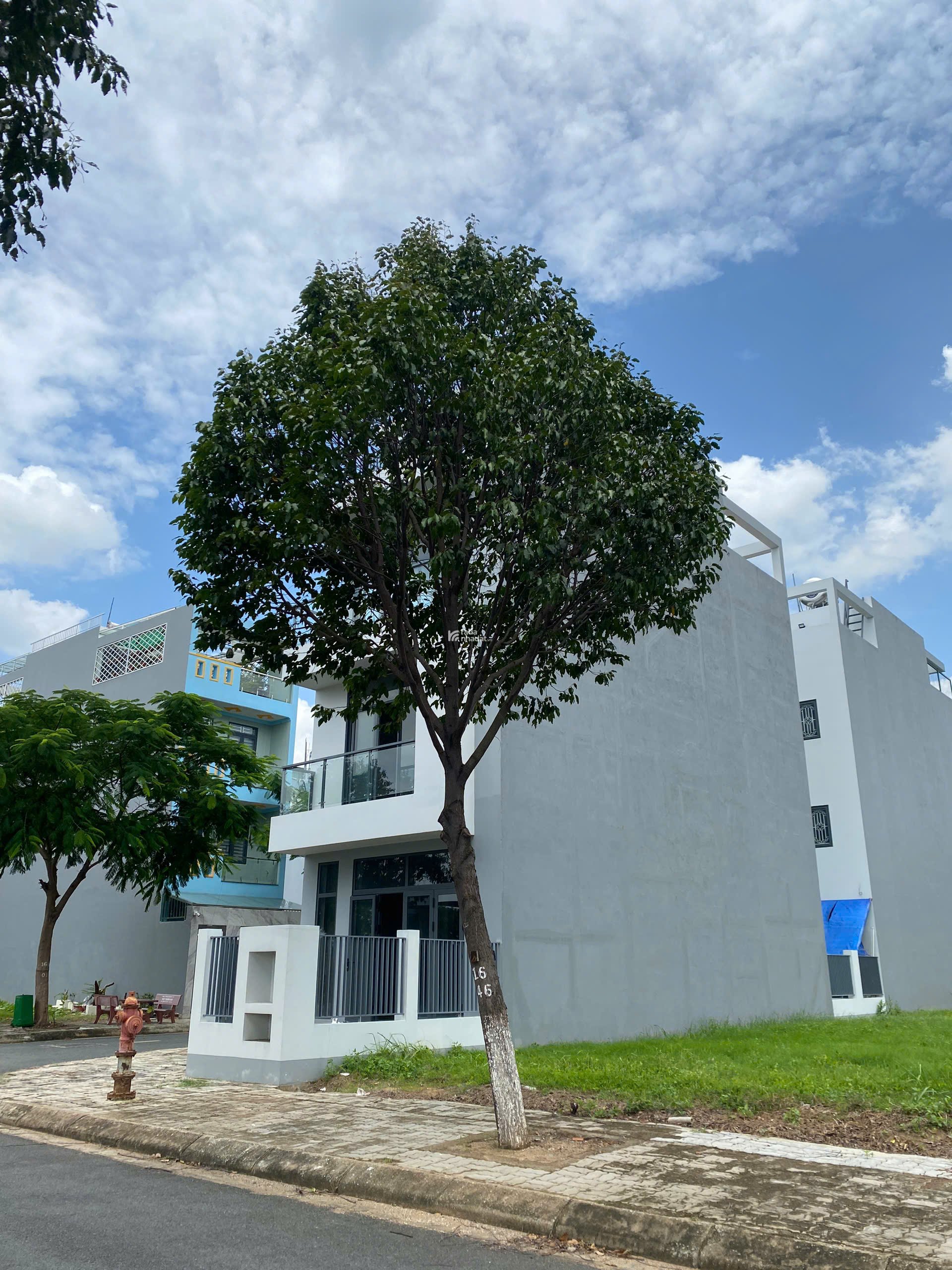 Đất nền quận 9 Trường Lưu cắt lỗ chỉ 2 tỷ 390 , ngộp ngân hàng.