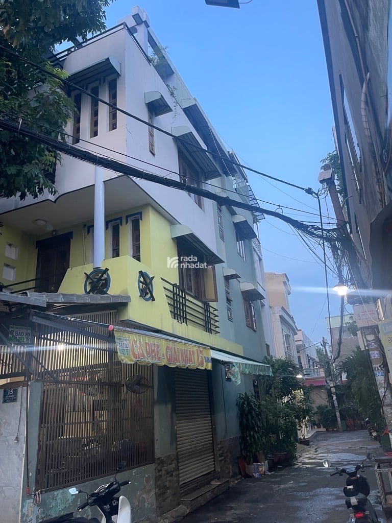 Bán nhà lô góc 2 mặt tiền kinh danh sầm uất đỗ nhuận