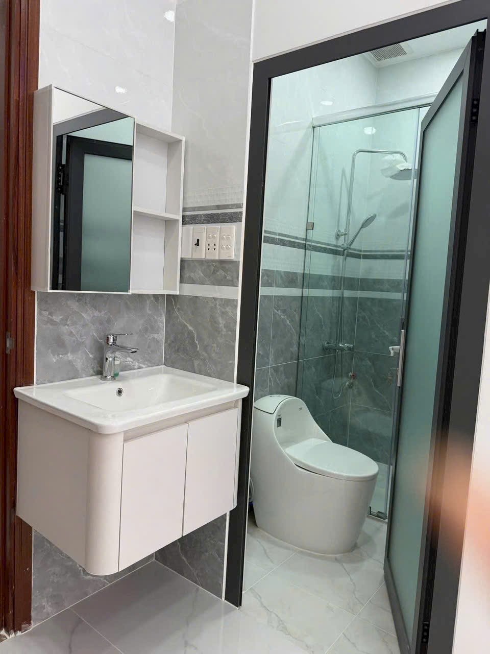 Nhà phố LK Pearl Riverside Quận 8. Suất nội bộ ck 400tr, nhà đã hoàn thiện, nhận nhà ở ngay