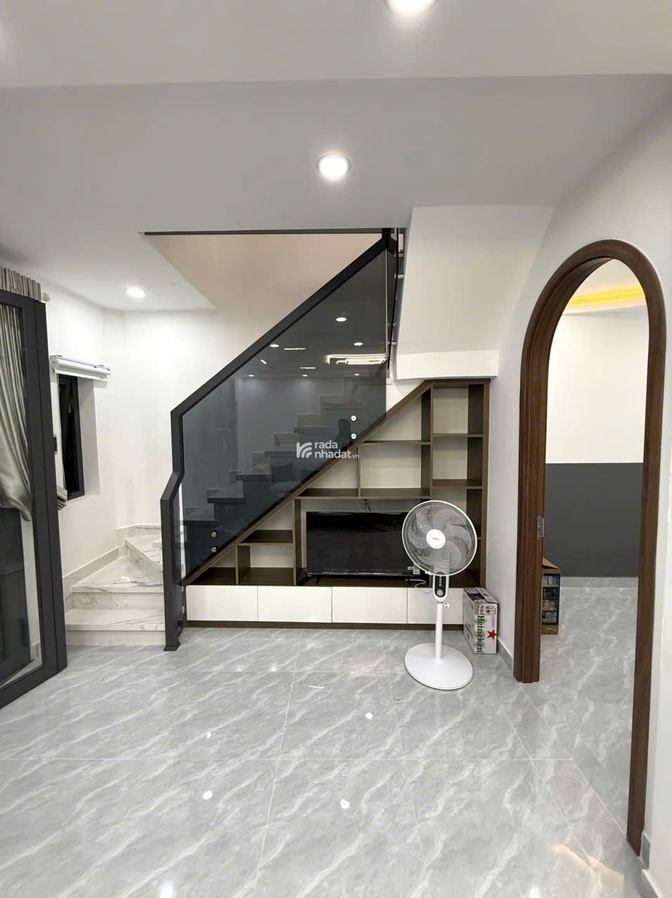 Gần MT Âu Cơ, 35m2 nở hậu, 3PN mới keng, chỉ 4.75 tỷ, dọn vào ở ngay