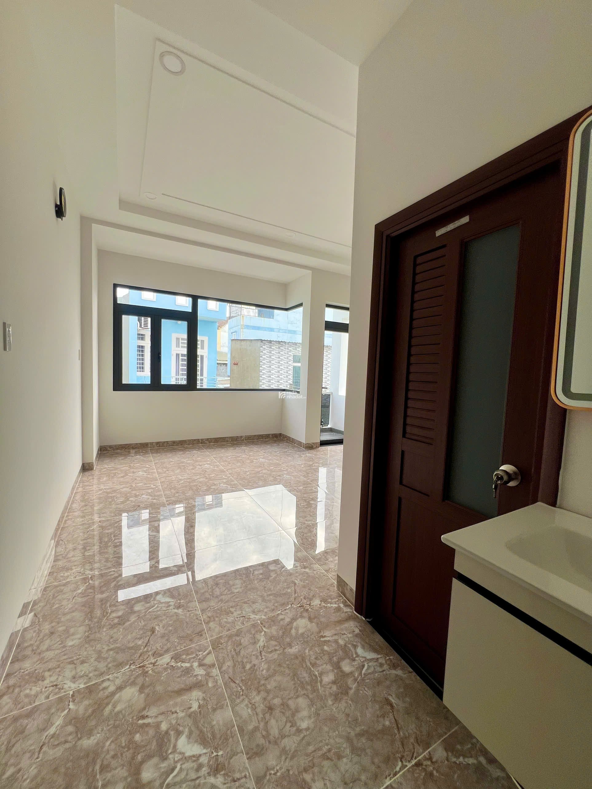 Nhà 3 Tầng Đẹp Mới Hẻm Lã Xuân Oai Gần Chợ Tăng Nhơn Phú A, Quận Sổ Sạch, Ô Tô Vào Nhà, gần Khu CNC