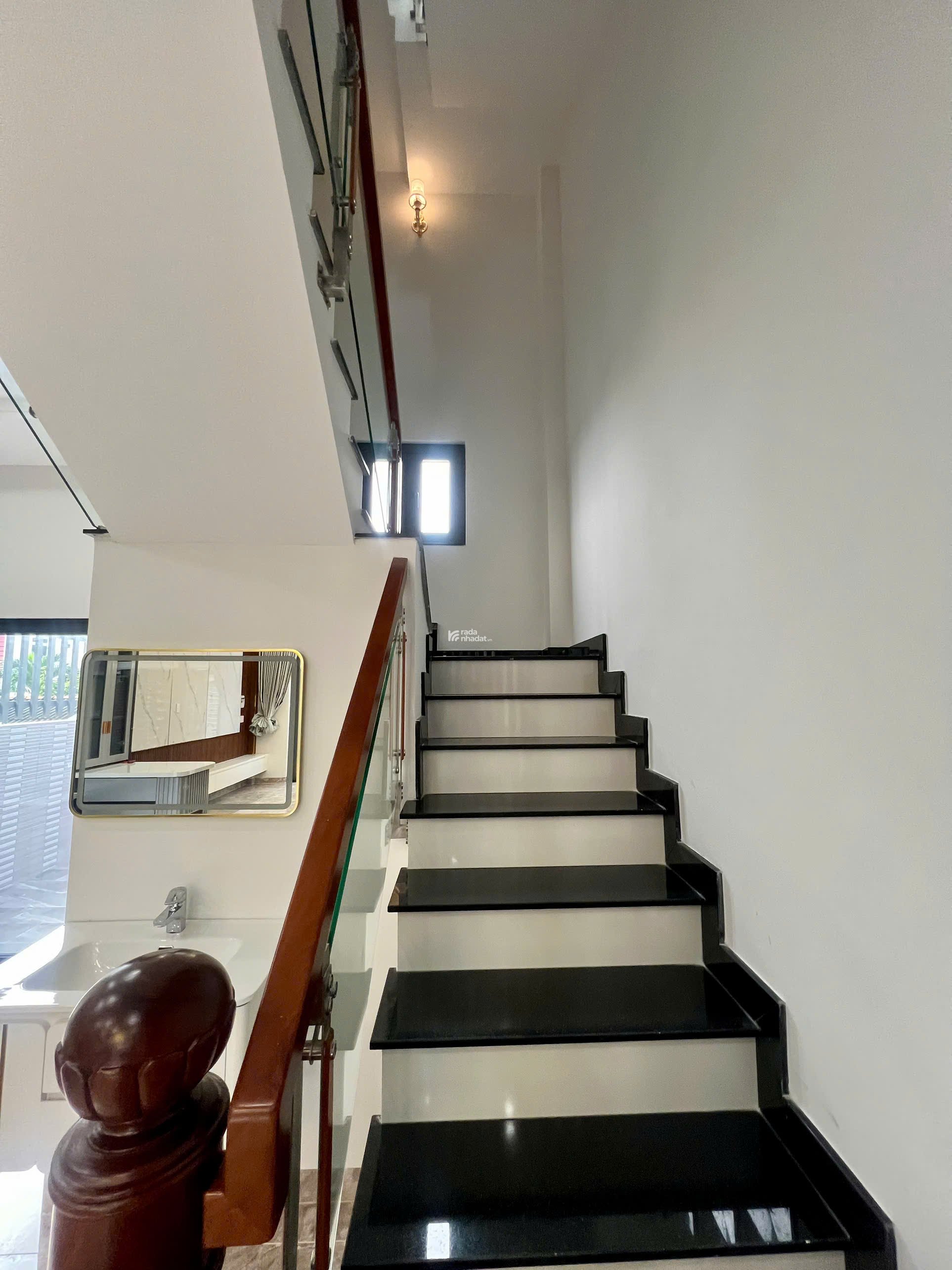 Nhà 3 Tầng Đẹp Mới Hẻm Lã Xuân Oai Gần Chợ Tăng Nhơn Phú A, Quận Sổ Sạch, Ô Tô Vào Nhà, gần Khu CNC