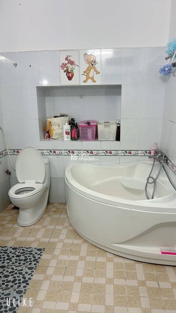 MẶT TIỀN ĐƯỜNG NHỰA 20M  LỀ 5M MỖI BÊN 109M2 4 TẦNG BTCT 