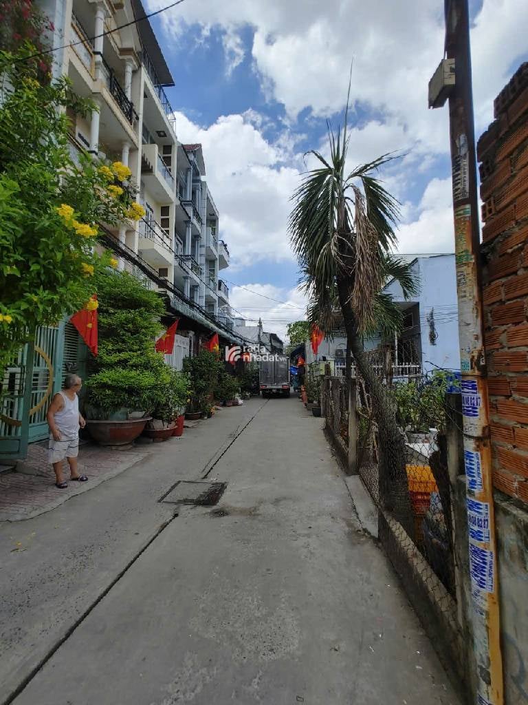 BÁN GẤP NHÀ MỚI ĐẸP KHU TÊN LỬA - NGANG 8M CỰC HIẾM - XE HƠI NGỦ TRONG NHÀ NHỈNH 7 TỶ