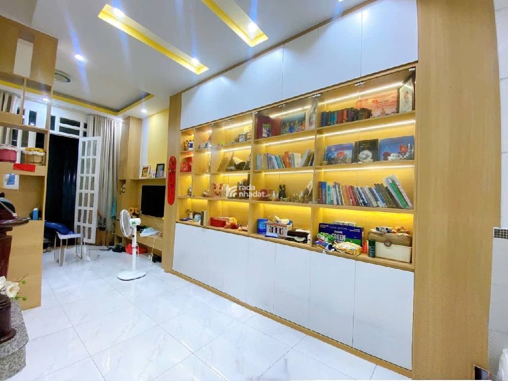 VỊ TRÍ CỰC ĐẸP - VÀI CĂN RA MẶT TIỀN ĐỘC LẬP TÂN PHÚ - 4 TẦNG - NHÀ MỚI Ở NGAY - HOÀN CÔNG 