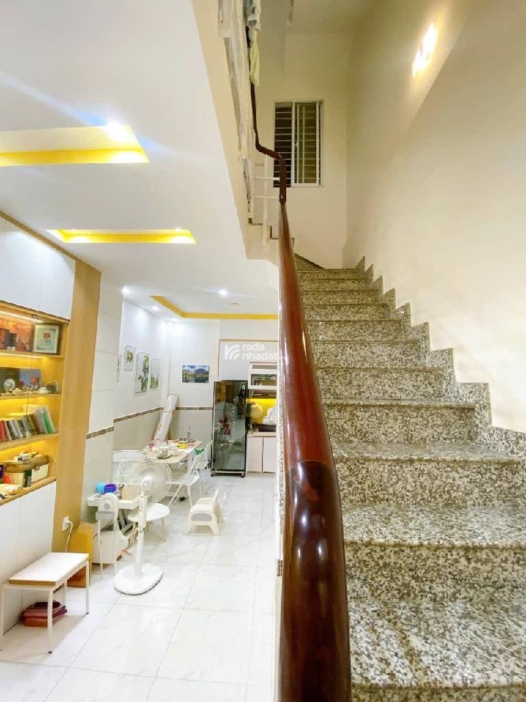 VỊ TRÍ CỰC ĐẸP - VÀI CĂN RA MẶT TIỀN ĐỘC LẬP TÂN PHÚ - 4 TẦNG - NHÀ MỚI Ở NGAY - HOÀN CÔNG 