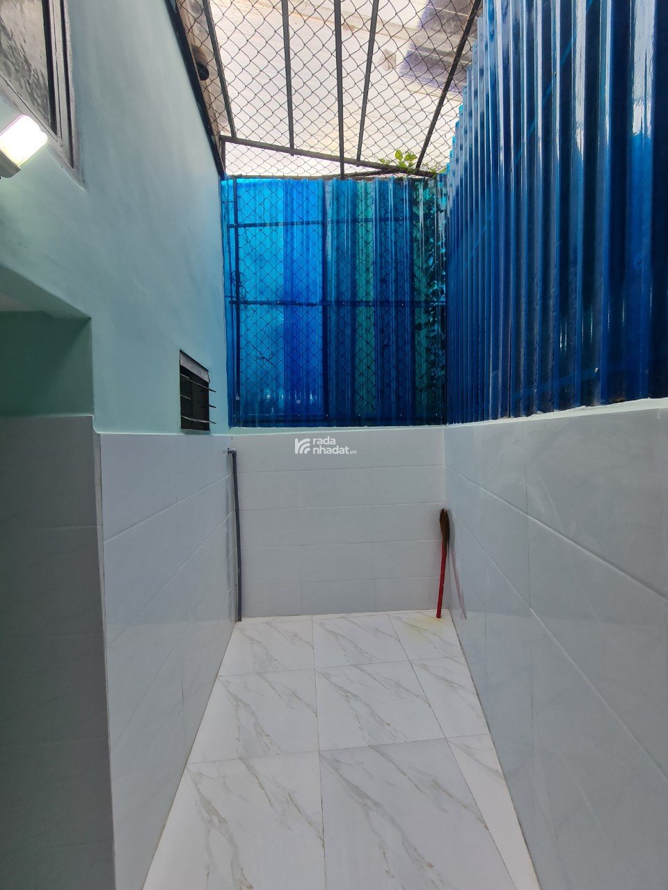 BÁN NHÀ ĐƯỜNG LÊ THỊ RIÊNG, 3 PHÒNG NGỦ, 4x17m, HẺM AN NINH