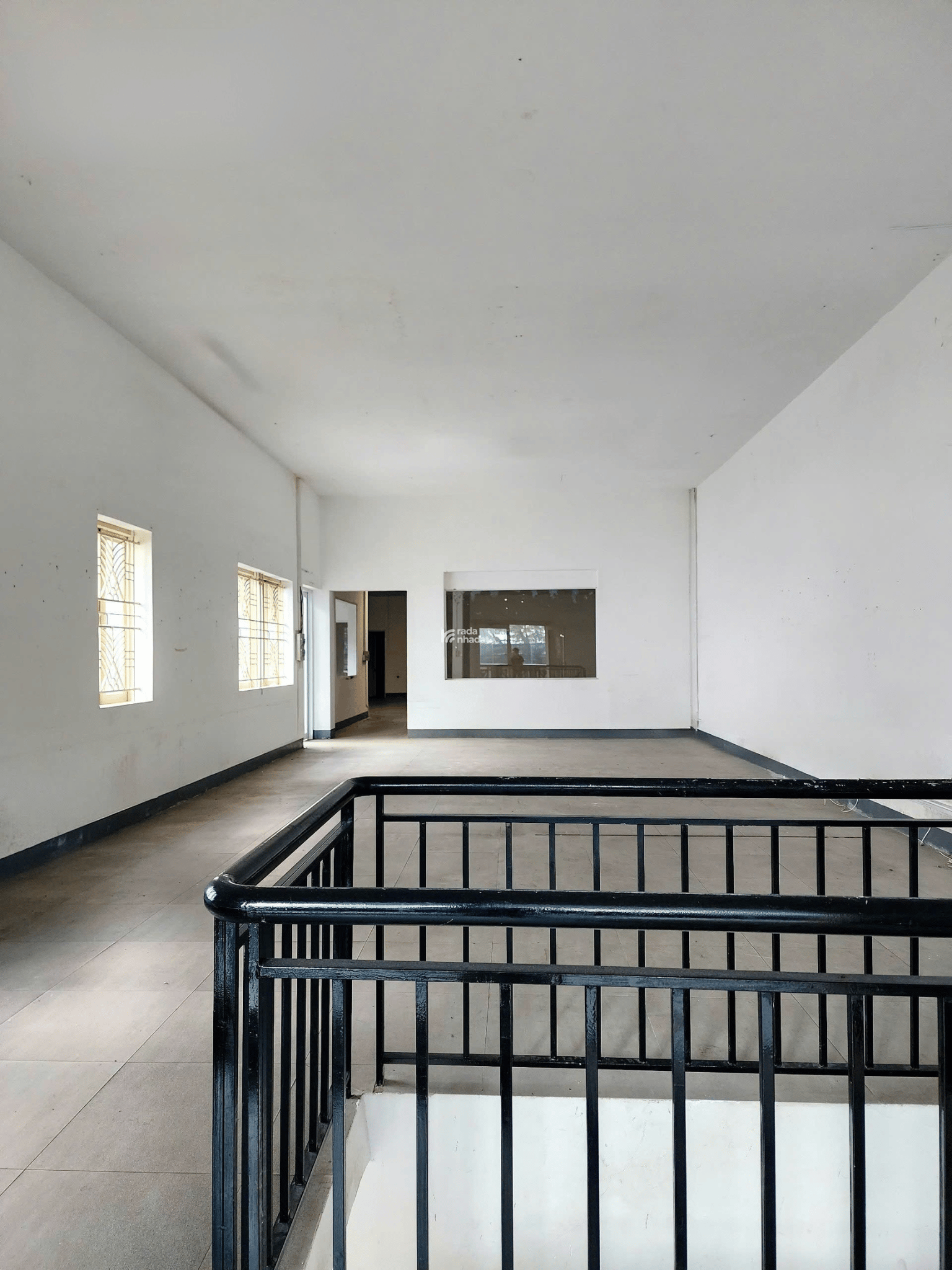 SÀN VĂN PHÒNG 300M2 LẦU 1 TÔN ĐẢN Q.4, GIÁ 55 TRIỆU/THÁNG