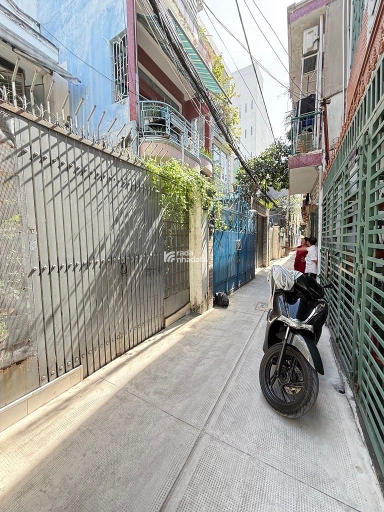 Phân khúc 8 TỷBán nhà 1/ Trường Chinh - 92m2 - Ngang 4m - 3 Tầng , 4pn - Hẻm 3m