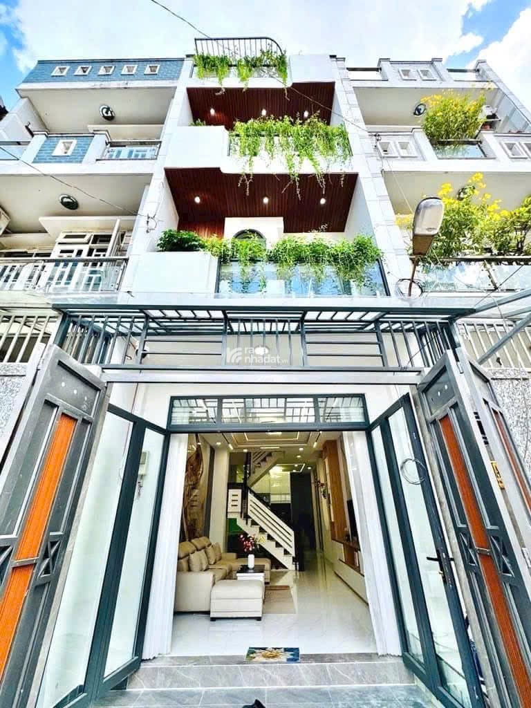 Kẹt tiền bán nhanh nhà 3 tầng Hoàng Diệu, Quận 4, diện tích 49m2, SHR giá 3 tỷ 580 TL