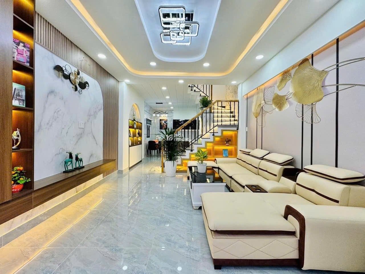 Chú Chín bán nhà DT 34,9m2 giá 2tỷ850 đường Hậu Giang p6 Quận 6