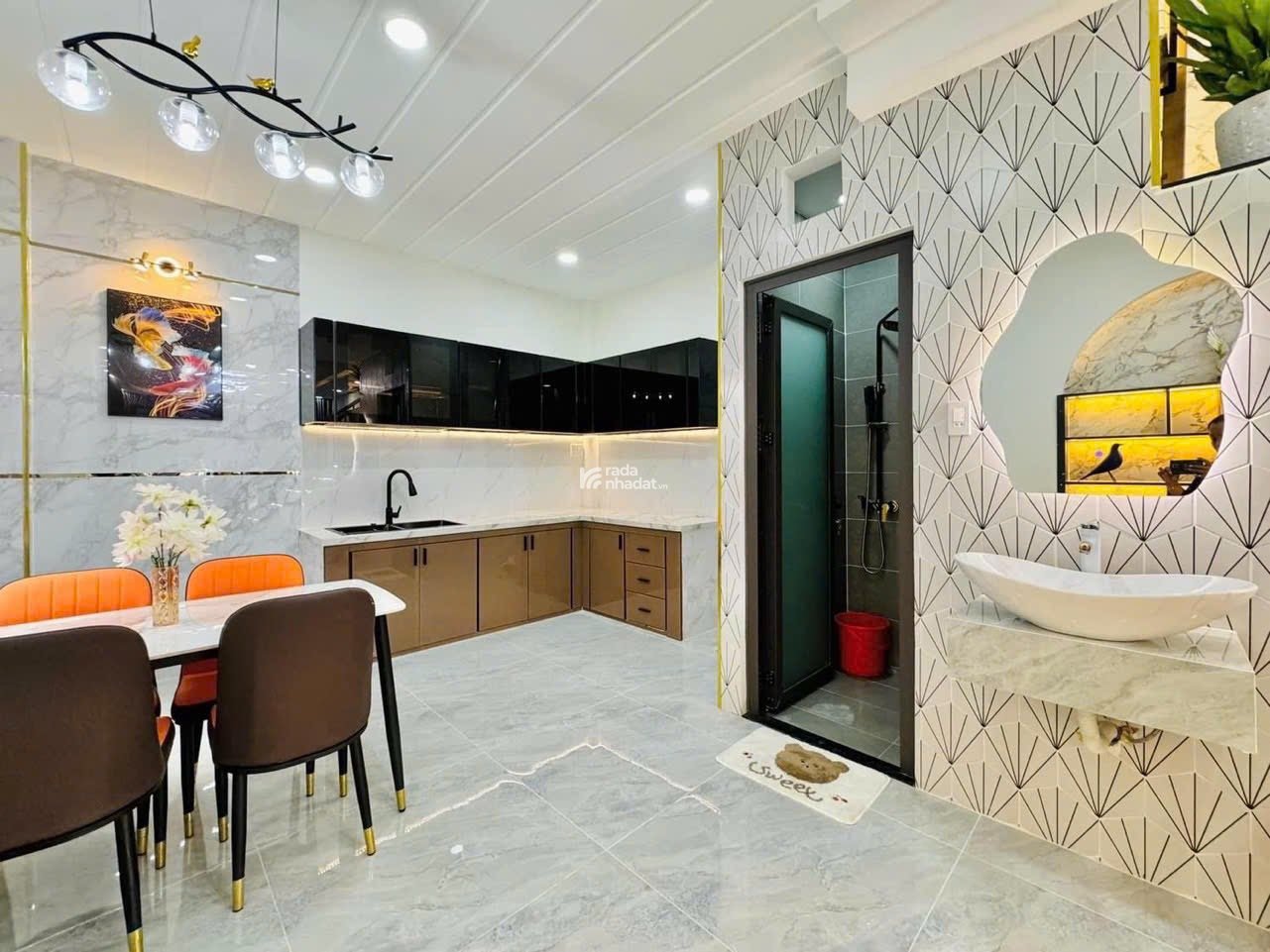 Chú Chín bán nhà DT 34,9m2 giá 2tỷ850 đường Hậu Giang p6 Quận 6