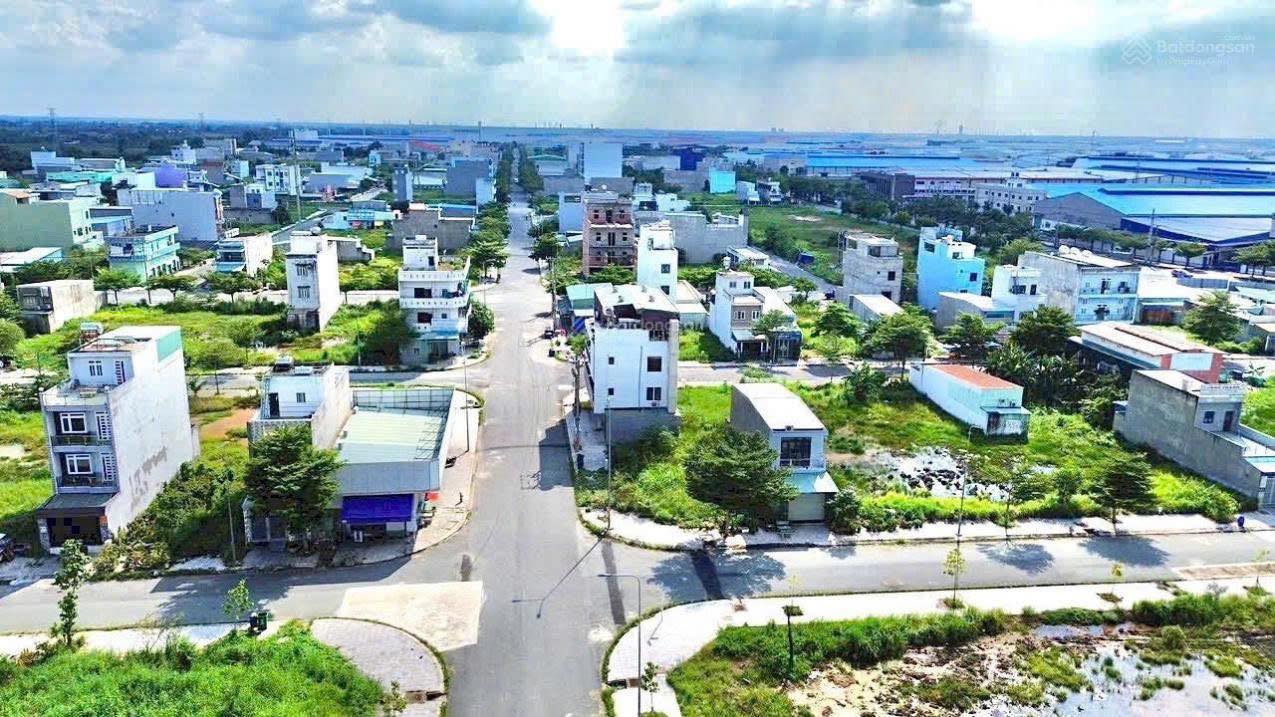 10x26 giá 15 triệu/m2 , KDC Tên Lửa 2 gần Bến Xe Miền Tây. Thổ cư 100%