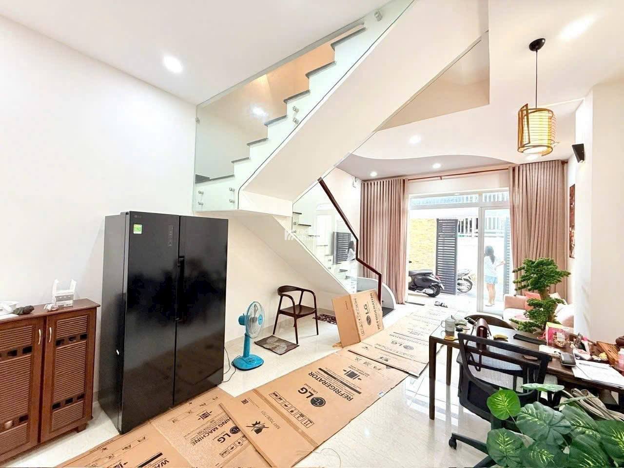 NHỈNH 6T CÓ NHÀ ĐẸP Ở NGAY - NGANG 4.5M - 4 TẦNG - LINH ĐÔNG, THỦ ĐỨC