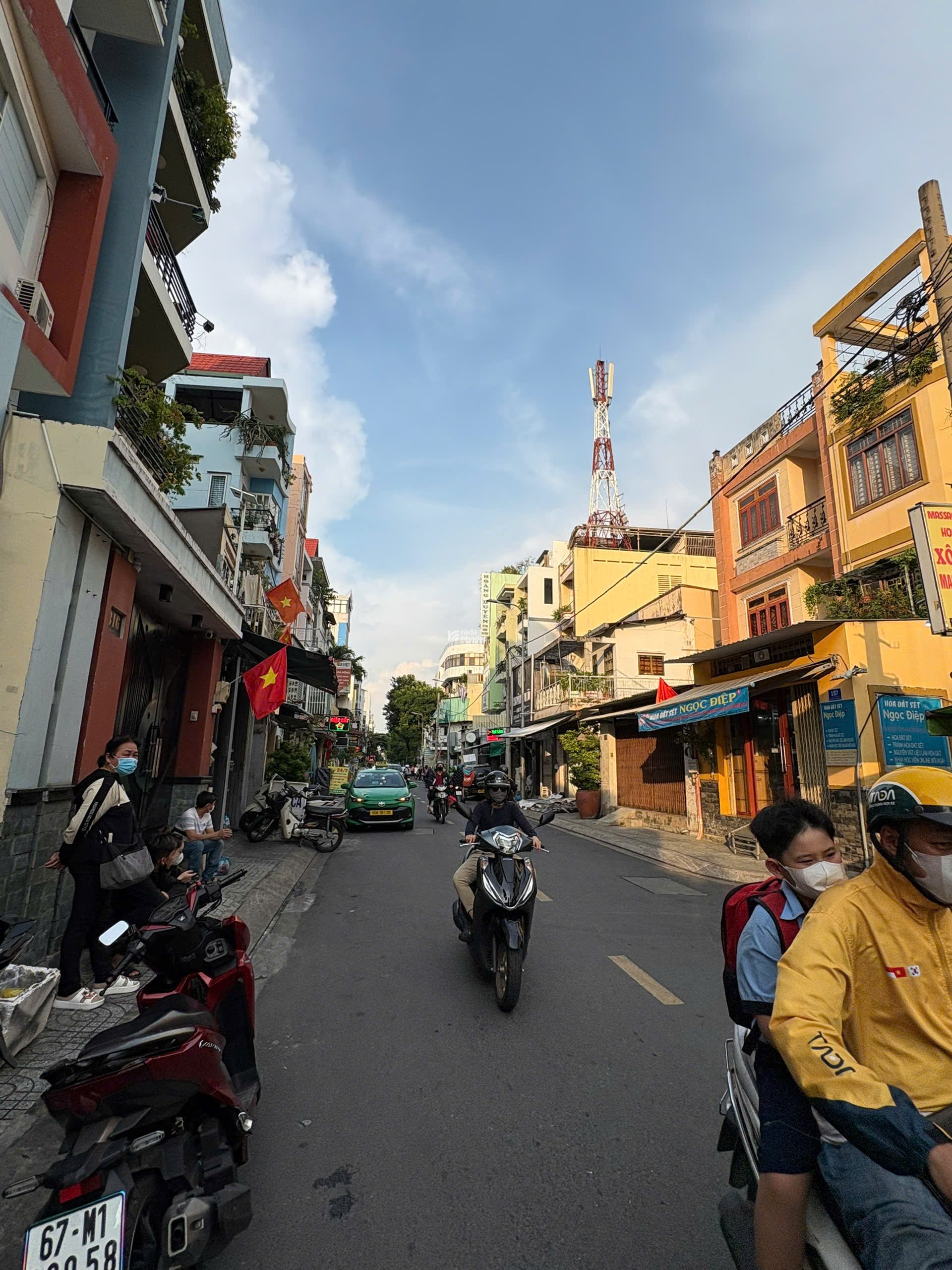 BÁN NHÀ HẺM TRẦN NHÂN TÔN - 4x20m - GIÁ BÊN DƯỚI!