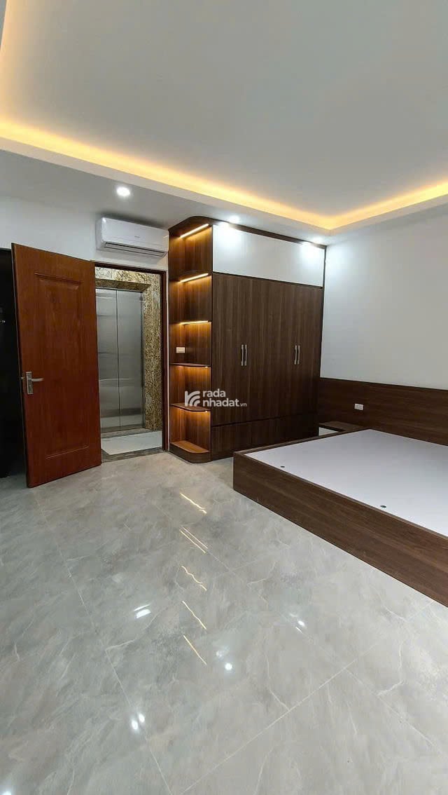 Bán nhanh nhà Kim Giang ngõ ô tô tránh DT 50m, 7 tầng, MT: 6m chào giá 13,6 tỷ