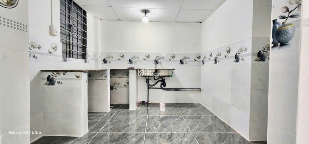 nhà cần bán mặt tiền ql1k ,vị trí tốt để kinh doanh buôn bán