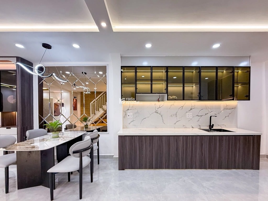 SÁT Q1. HẺM XE HƠI XÔ VIẾT NGHỆ TĨNH, BÌNH THẠNH, 63M2 MỚI Ở NGAY. GIẢM 350TR CHỈ 8.9T 