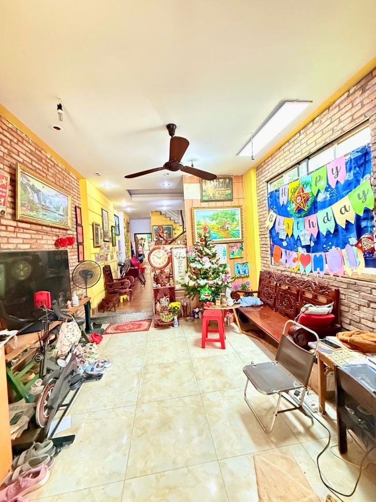 NGAY ETOWN CỘNG HÒA, MTKD NHẤT CHI MAI, TÂN BÌNH, 72M2 CÓ KC Ở NGAY. GIẢM 350TR CHỈ 15.3T 