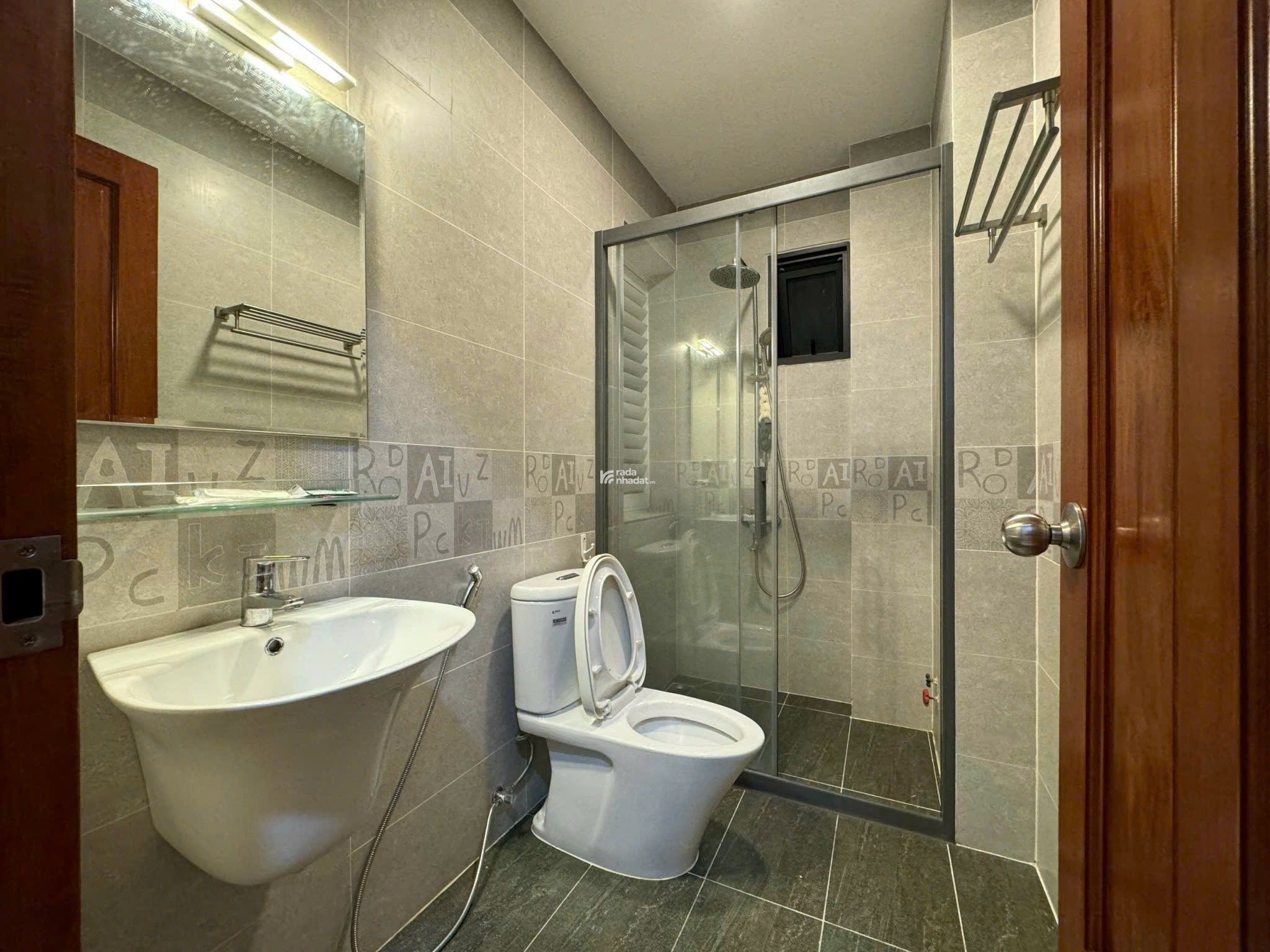 CHO THUÊ CĂN HỘ STUDIO CỬA SỔ LỚN MÁY GIẶT RIÊNG QUẬN 5