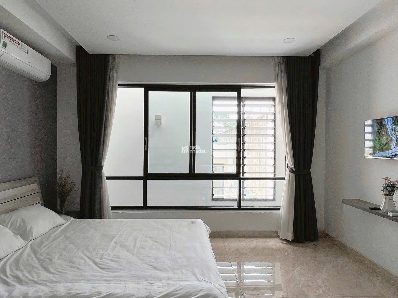 CHO THUÊ CĂN HỘ STUDIO CỬA SỔ LỚN MÁY GIẶT RIÊNG QUẬN 5