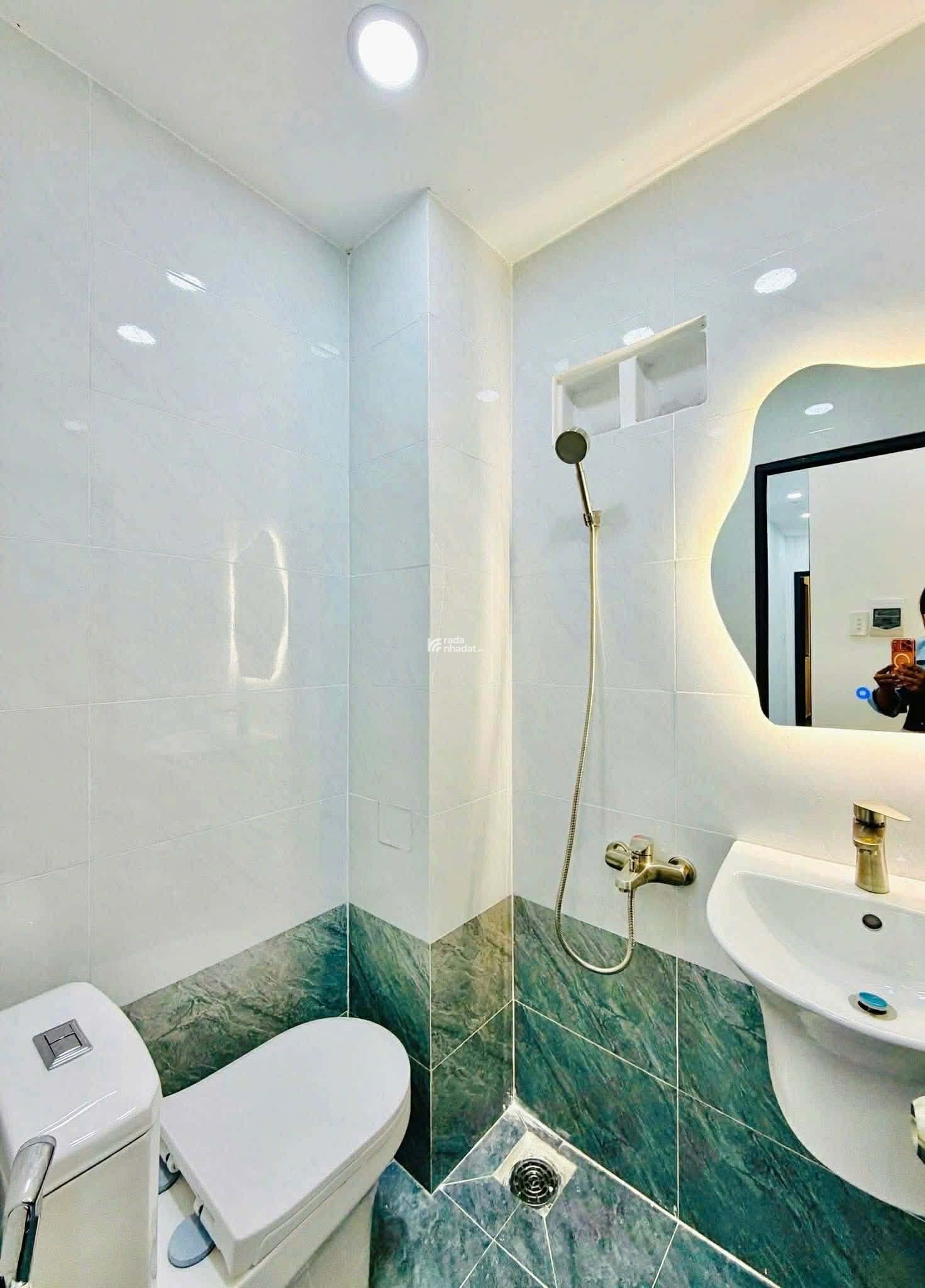 BÁN GẤP NHÀ VÌ TÀI CHÍNH, 2tỷ5 DT 40m2 LÊ HỒNG PHONG P2 Q5 SỔ HỒNG RIÊNG 