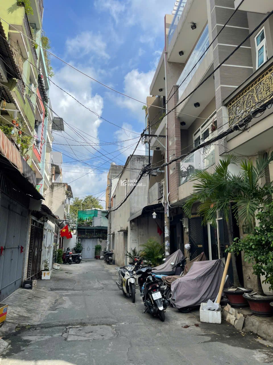  BÁN GẤP NHÀ 3 TẦNG HẺM XE HƠI , TRUNG TÂM TÂN PHÚ , GIÁ CHỈ 8.5 TỶ