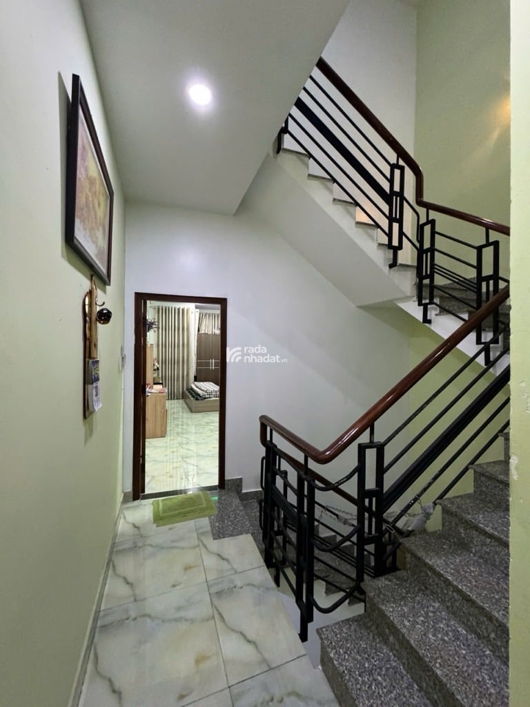 Nhà 60,2m2 (3,7m x 17m), nở hậu nhẹ, Bùi Minh Trực, P6 Q8, xây dựng kiên cố, pháp lý chuẩn.