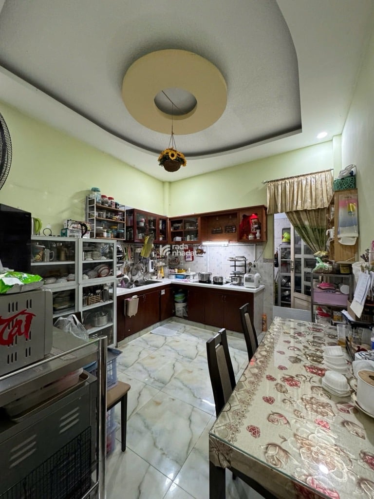 Nhà 60,2m2 (3,7m x 17m), nở hậu nhẹ, Bùi Minh Trực, P6 Q8, xây dựng kiên cố, pháp lý chuẩn.