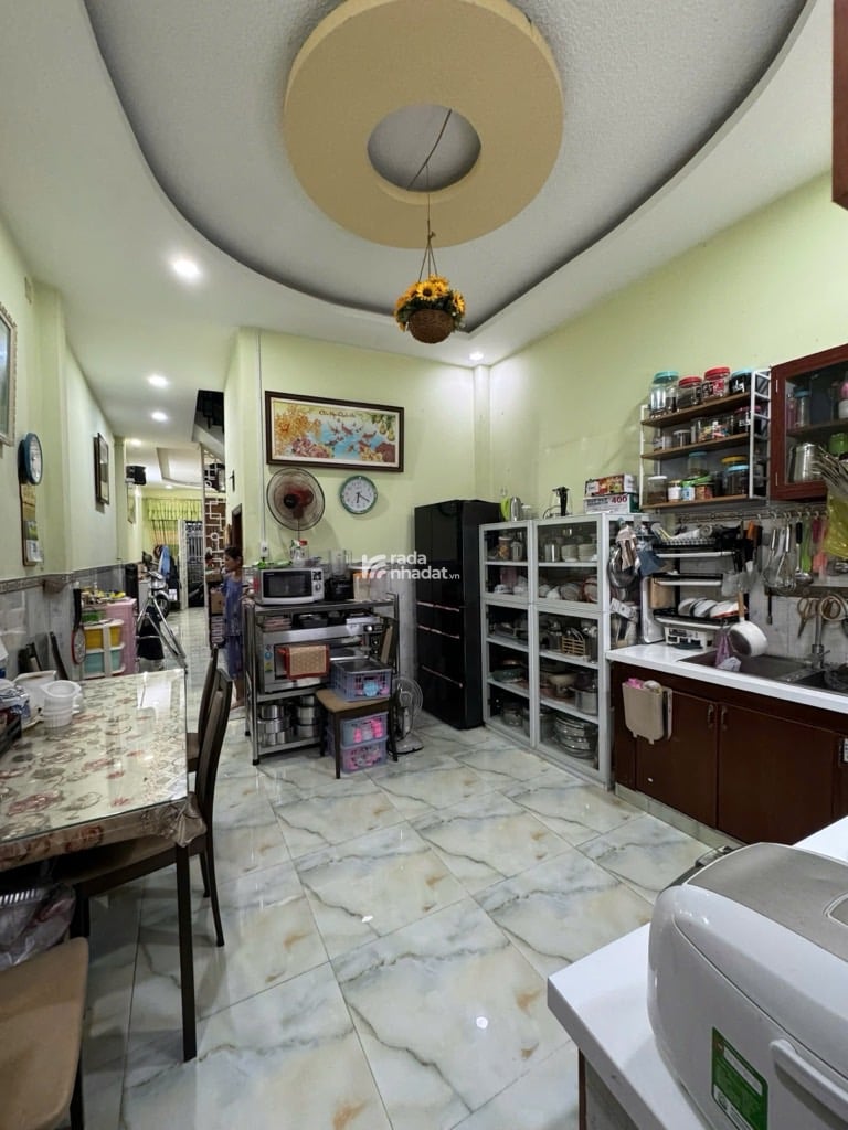 Nhà 60,2m2 (3,7m x 17m), nở hậu nhẹ, Bùi Minh Trực, P6 Q8, xây dựng kiên cố, pháp lý chuẩn.