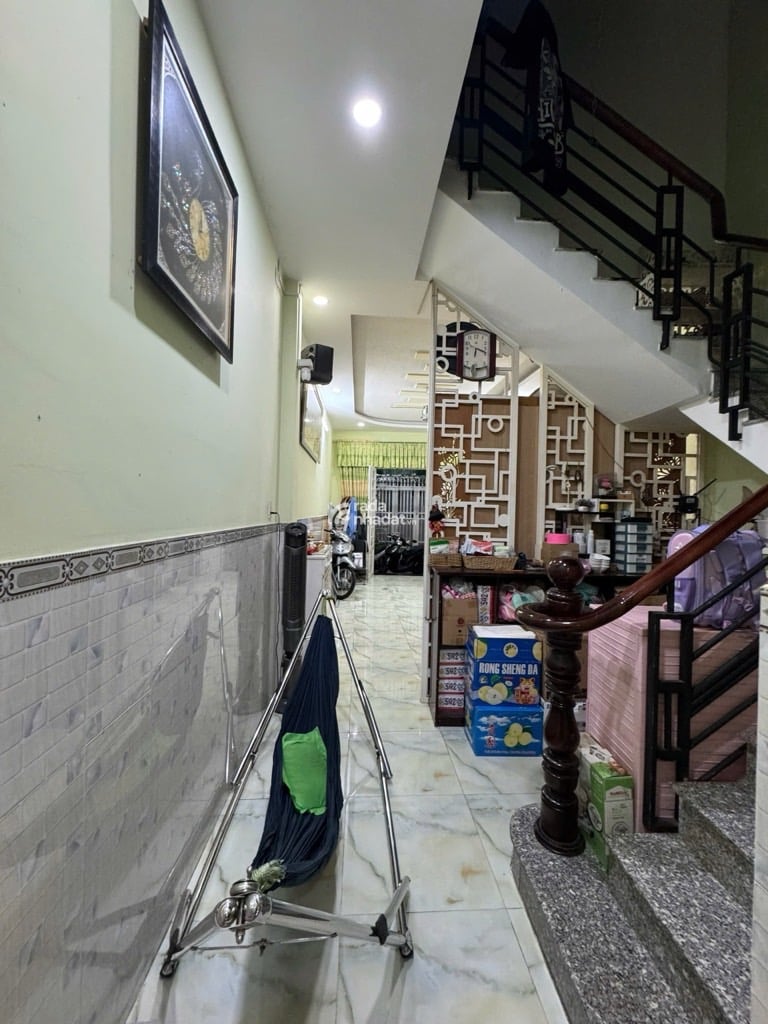 Nhà 60,2m2 (3,7m x 17m), nở hậu nhẹ, Bùi Minh Trực, P6 Q8, xây dựng kiên cố, pháp lý chuẩn.