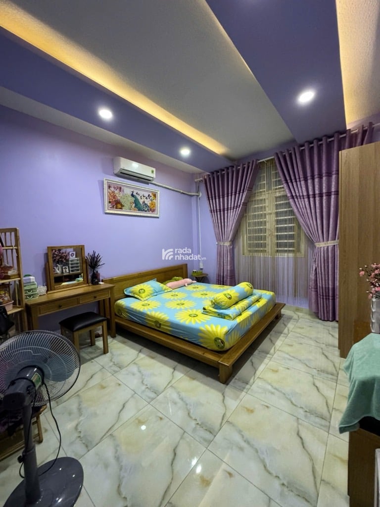 Nhà 60,2m2 (3,7m x 17m), nở hậu nhẹ, Bùi Minh Trực, P6 Q8, xây dựng kiên cố, pháp lý chuẩn.
