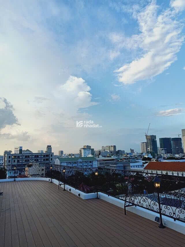 Nhà 7T - Ngang 10m - View Landmark81 - Khu Vực Kinh Doanh Sấm Uất Ngày Đêm