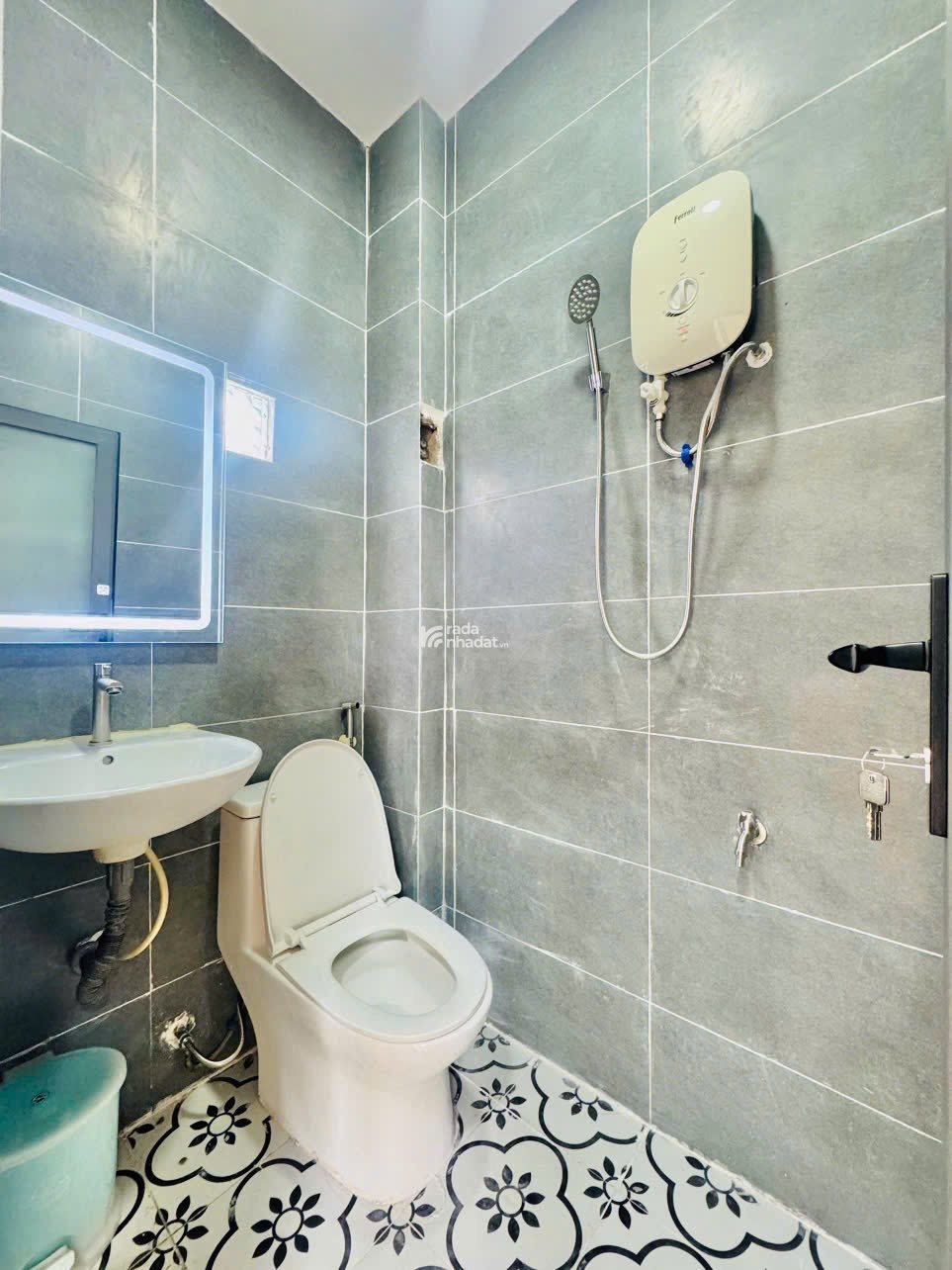 SIÊU PHẨM 3 TỶ NHỎ NƠ TRANG LONG NHÀ KIÊN CỐ 2PN