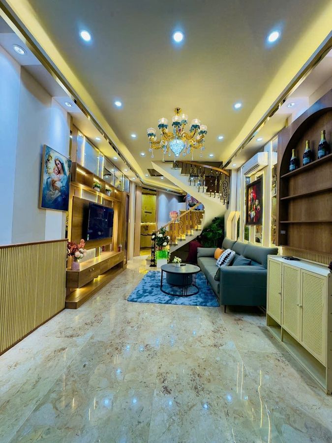 CĂN NHÀ CỰC KỲ ĐẸP DỌN VÀO Ở NGAY , NGAY ĐƯỜNG THĂNG LONG SÁT SÂN BAY TNS 