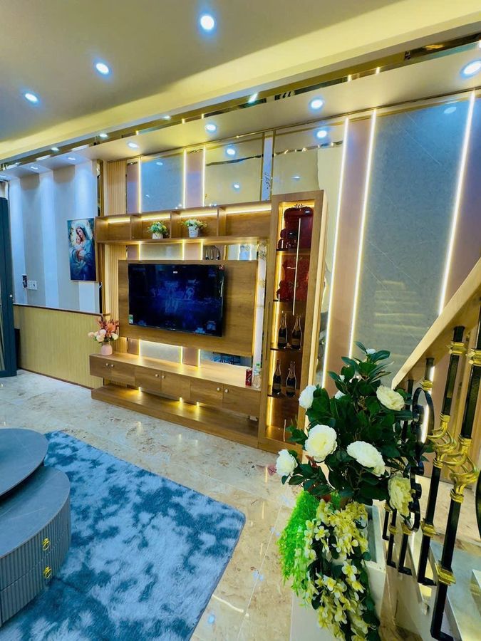 CĂN NHÀ CỰC KỲ ĐẸP DỌN VÀO Ở NGAY , NGAY ĐƯỜNG THĂNG LONG SÁT SÂN BAY TNS 