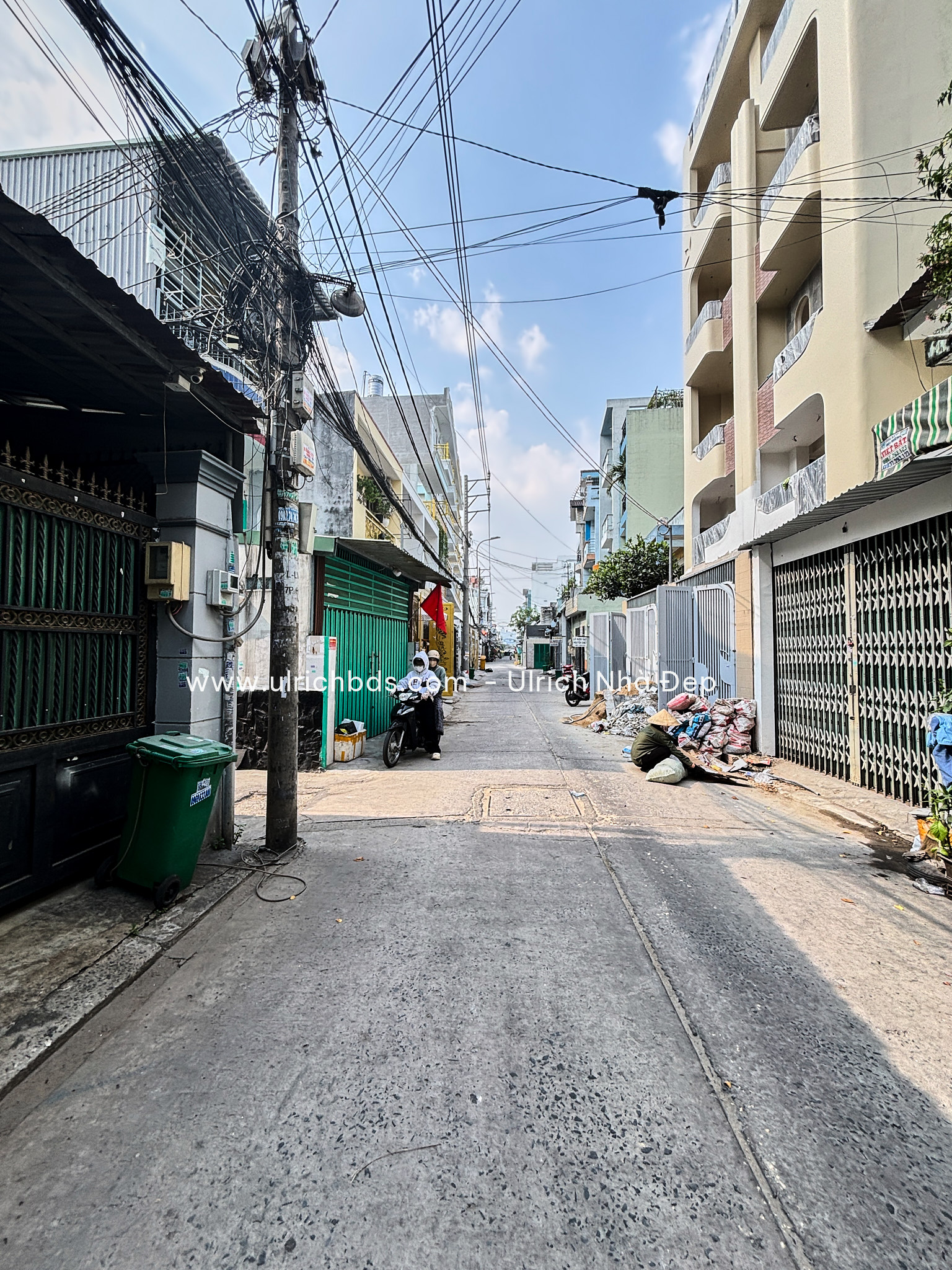 NHÀ MỚI TINH  SÁT MẶT TIỀN LÊ VĂN QUỚI HẺM 8M GIÁP RANH TÂN PHÚ  MÃ CĂN : 98