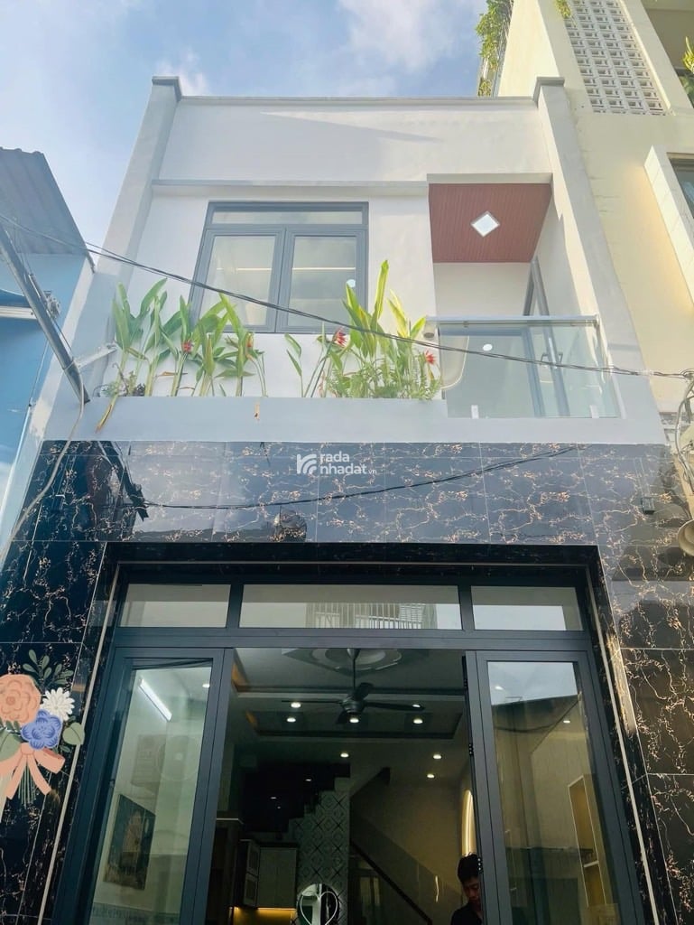 VỊ TRÍ ĐẸP HẺM 5M - VÀI BƯỚC RA MẶT TIỀN - KỀ BÊN LÊ VĂN QUỚI - NGÃ TƯ 4 XÃ - GIÁP TÂN PHÚ 